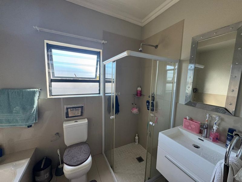 Modern two bedroom ground floor apartment - Photo 8