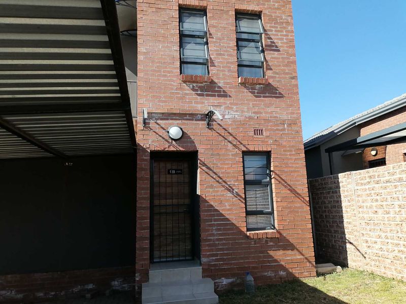 Secure family living in Southills Germiston - Photo 4