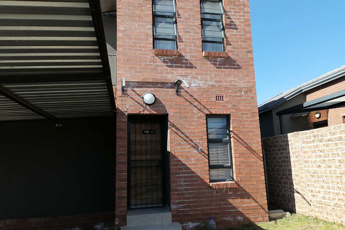 Secure family living in Southills Germiston - Photo 4