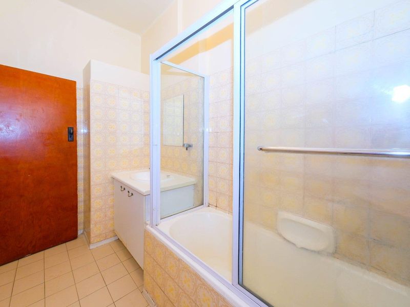 Time to sell! Serious seller relocating! - Photo 7