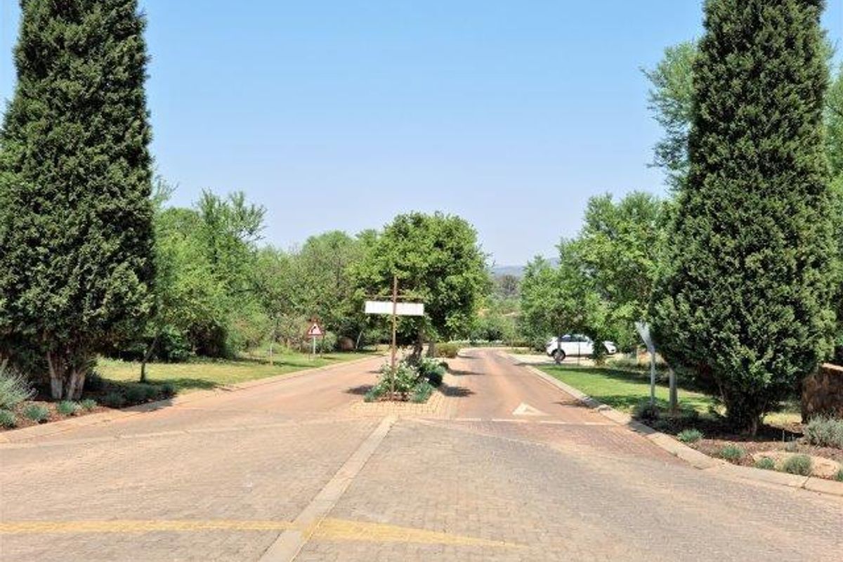 858m2 Vacant Land in Estate D'Afrique - Photo 2