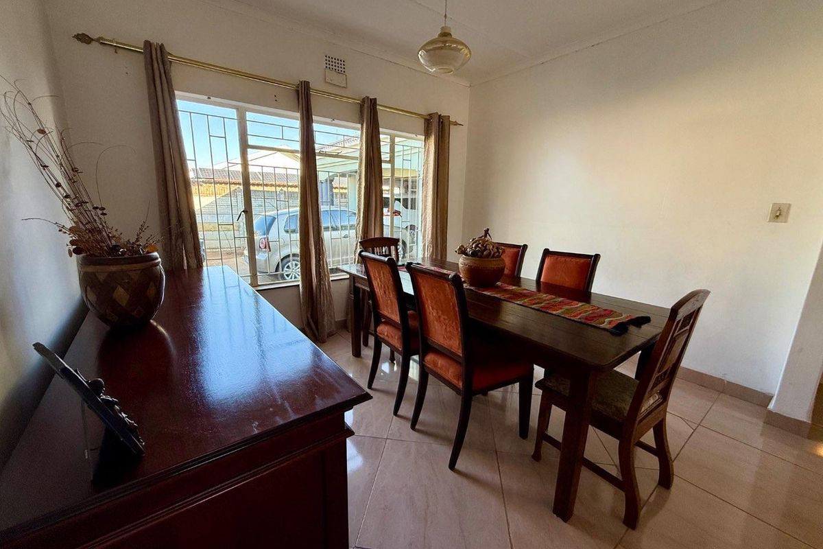 6 Bedroom House for sale in Vryheid - Photo 5