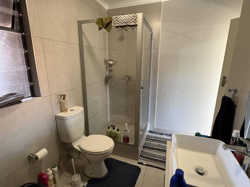 Groundfloor unit in the Sought after Cherry Blossom complex - Photo 8