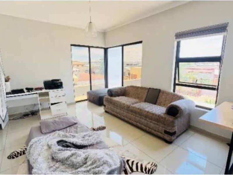 HOUSE FOR SALE IN CIMBEBASIA - Photo 5
