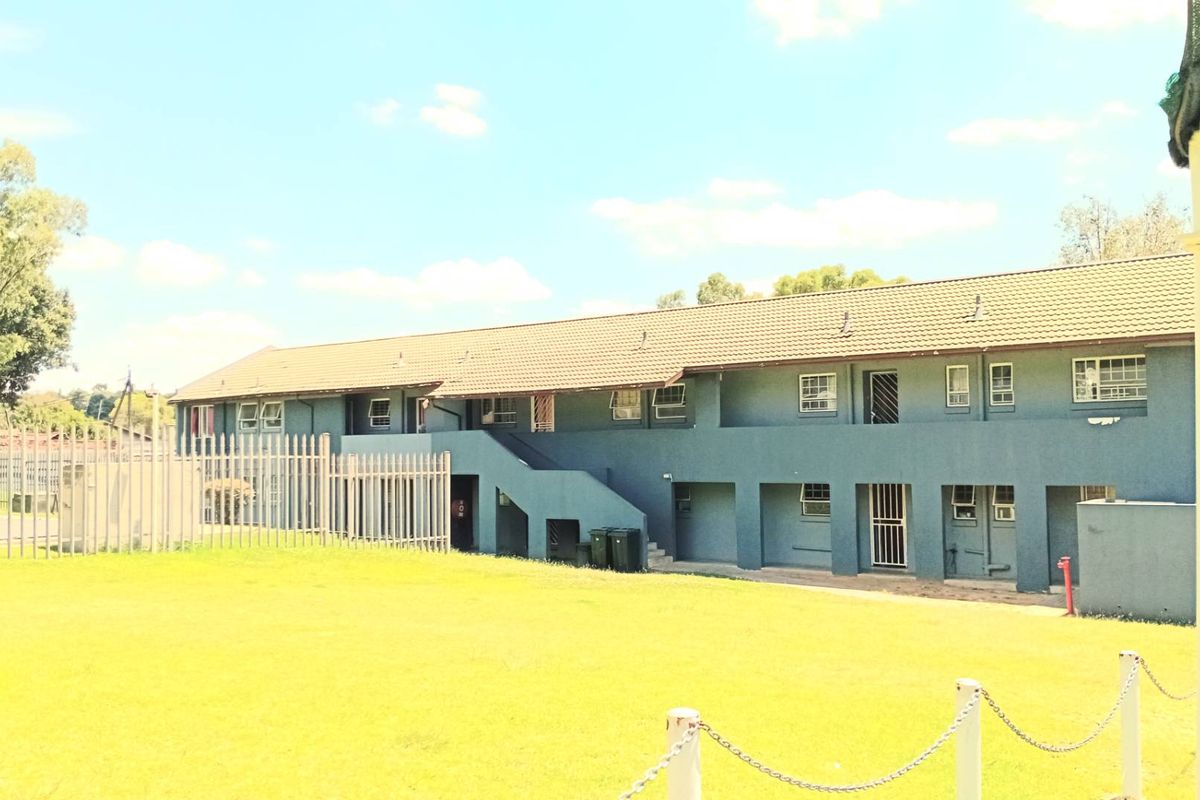 This property is perfectly suited for a small family or savvy investor looking for excellent value and convenience. - Photo 2