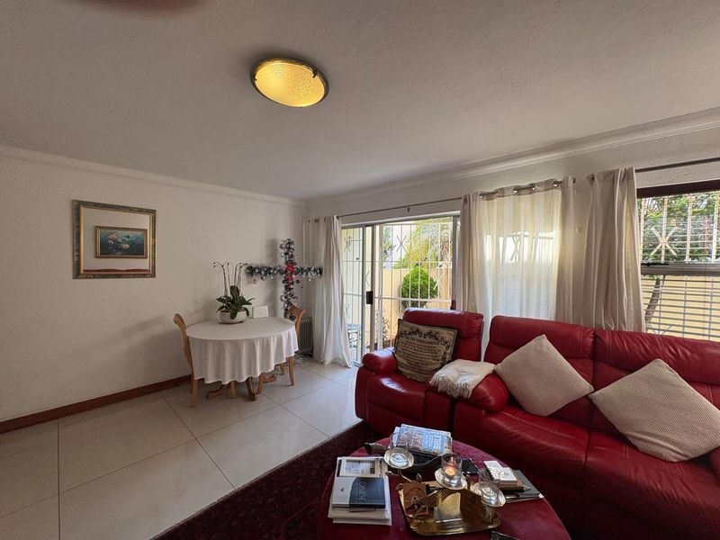 Renovated Garden Apartment in Prime Morningside Position - Photo 4