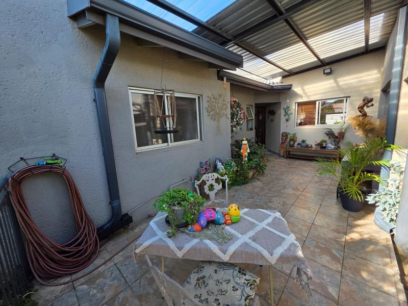 Relaxing Family Home - Photo 3