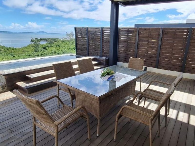 180° Ocean View – Furnished 3-Bedroom Penthouse with Private Pool in St. Antoine - Photo 2