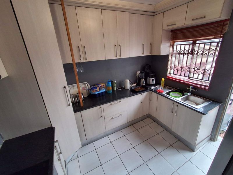 Three bedrooms house for sale in Pretoria West - Photo 9