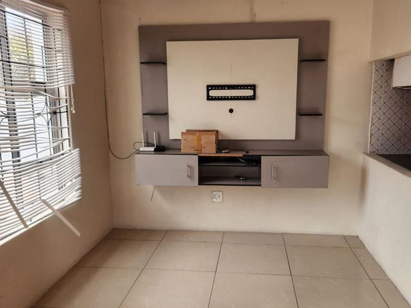 3 Bedroom House for Sale in Bongweni - Photo 9