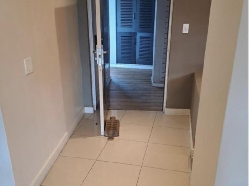 A BEAUTIFULLY FURNISHED TWO BEDROOM APARTMENT - Photo 6