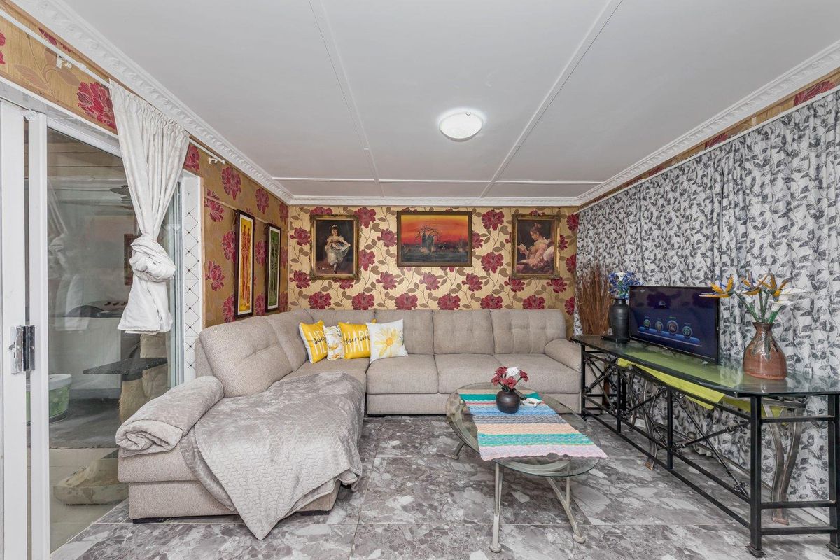 Renovated Two Bedroom Home - Photo 3