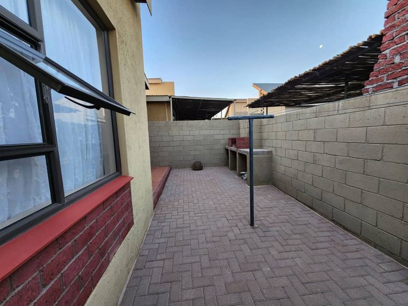 WESTDENE GARDENS COMPLEX UNIT FOR SALE IN KEETMANSHOOP - Photo 8
