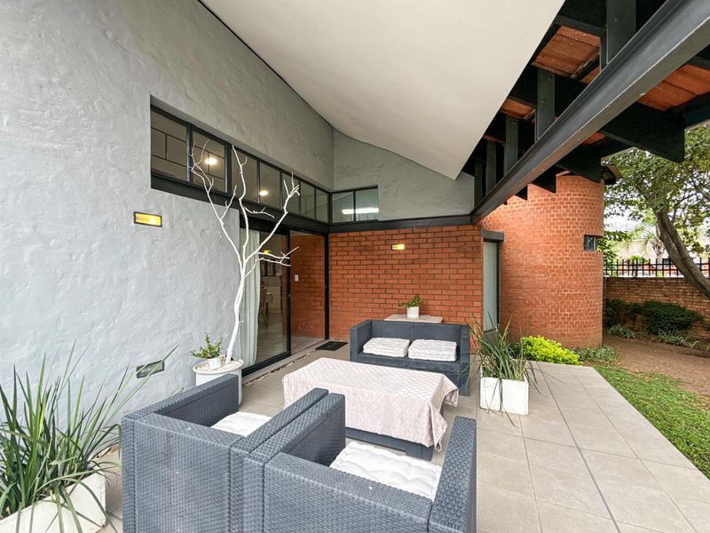 Fully Furnished Garden Studio Cottage to Rent - Photo 3