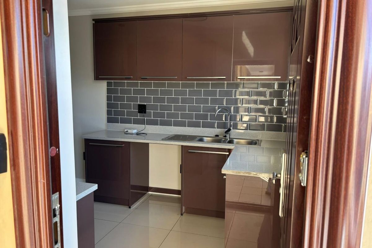 Pristine property in the heart of a complex in Centurion - Photo 4