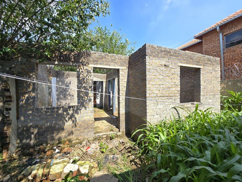 **Charming 3-Bedroom House For Sale in Rosettenville, Johannesburg** - Photo 2
