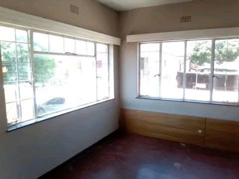 INVESTMENT PROPERTY!! - Photo 4