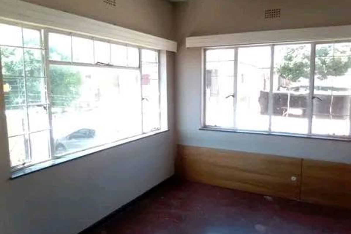 INVESTMENT PROPERTY!! - Photo 4