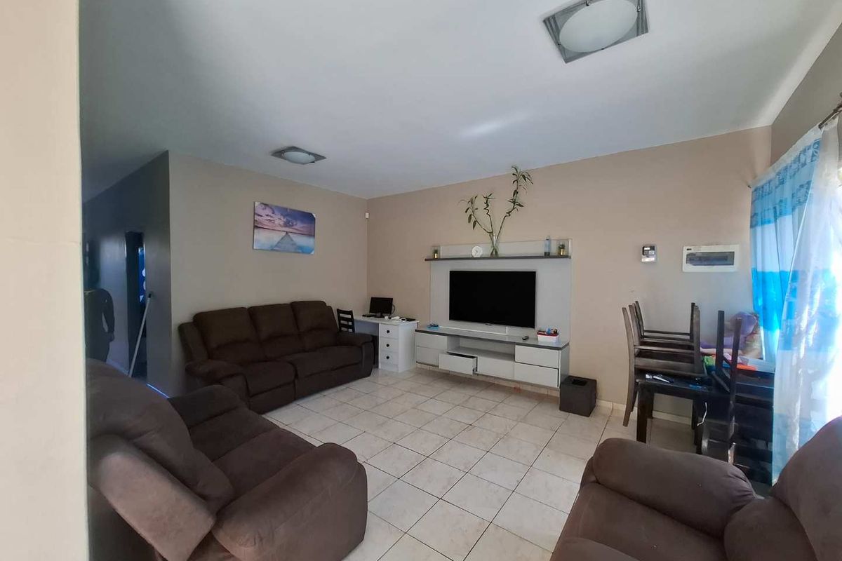 This is spacious 3-bedroom double-storey /duplex🔥 - Photo 3