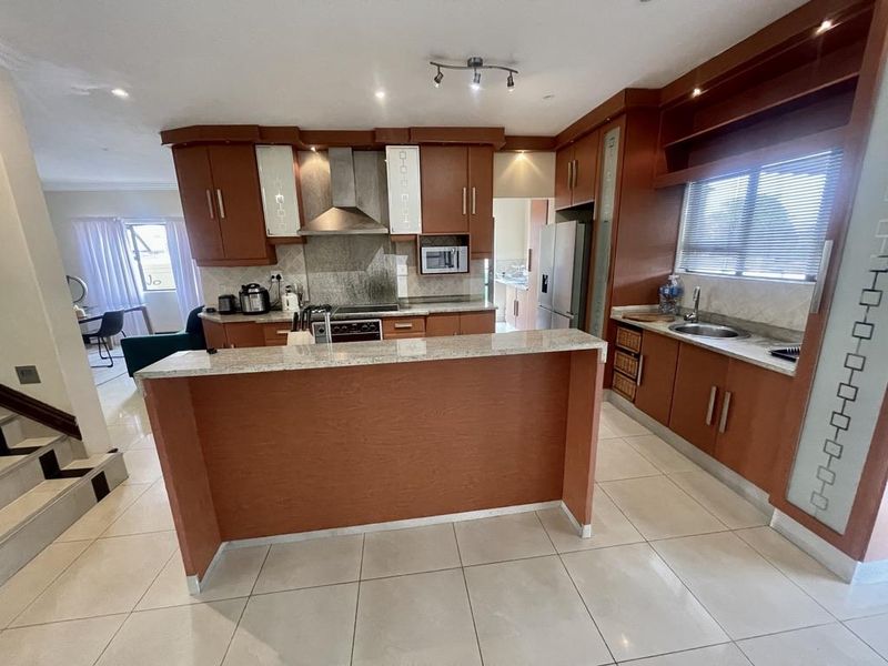 Hendra - Modern 4-Bedroom Home for Sale in Prestigious Izinga Ridge - Photo 5