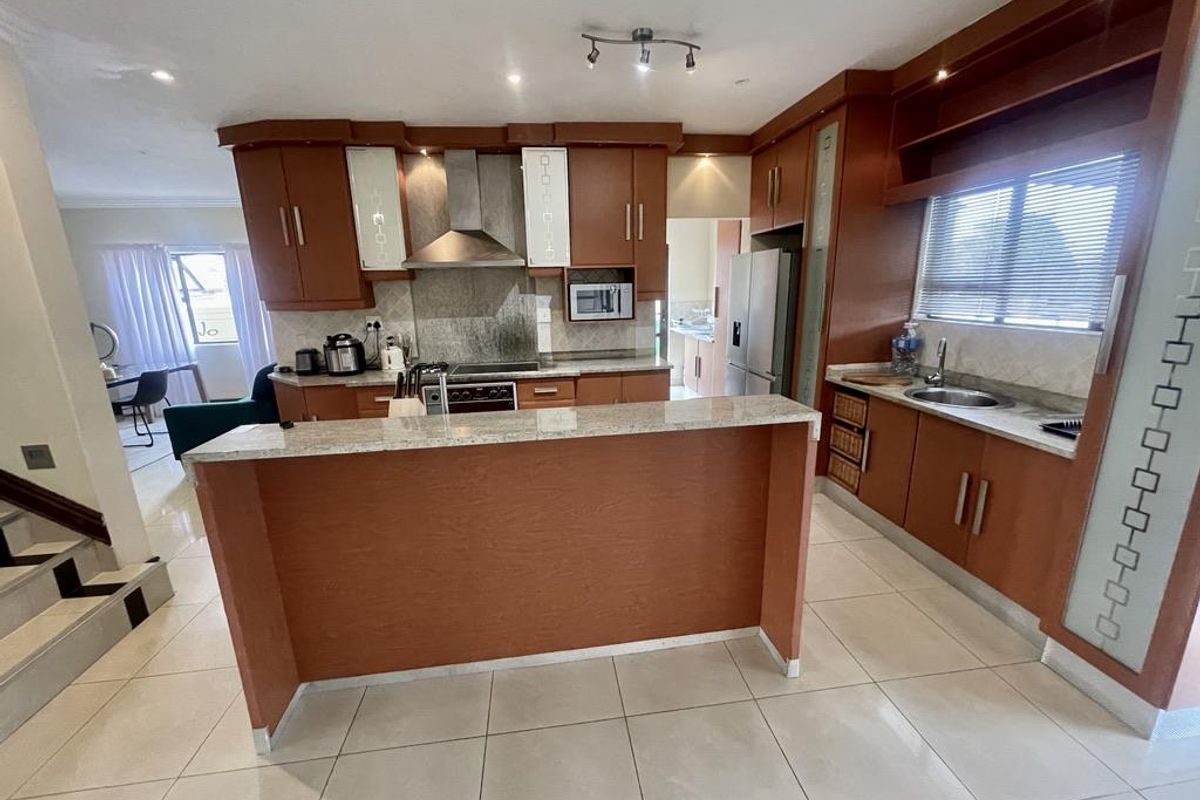 Hendra - Modern 4-Bedroom Home for Sale in Prestigious Izinga Ridge - Photo 5