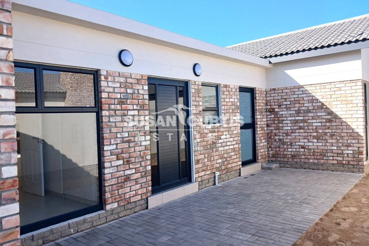 BRAND NEW 3 BEDROOM FAMILY HOME - Photo 2