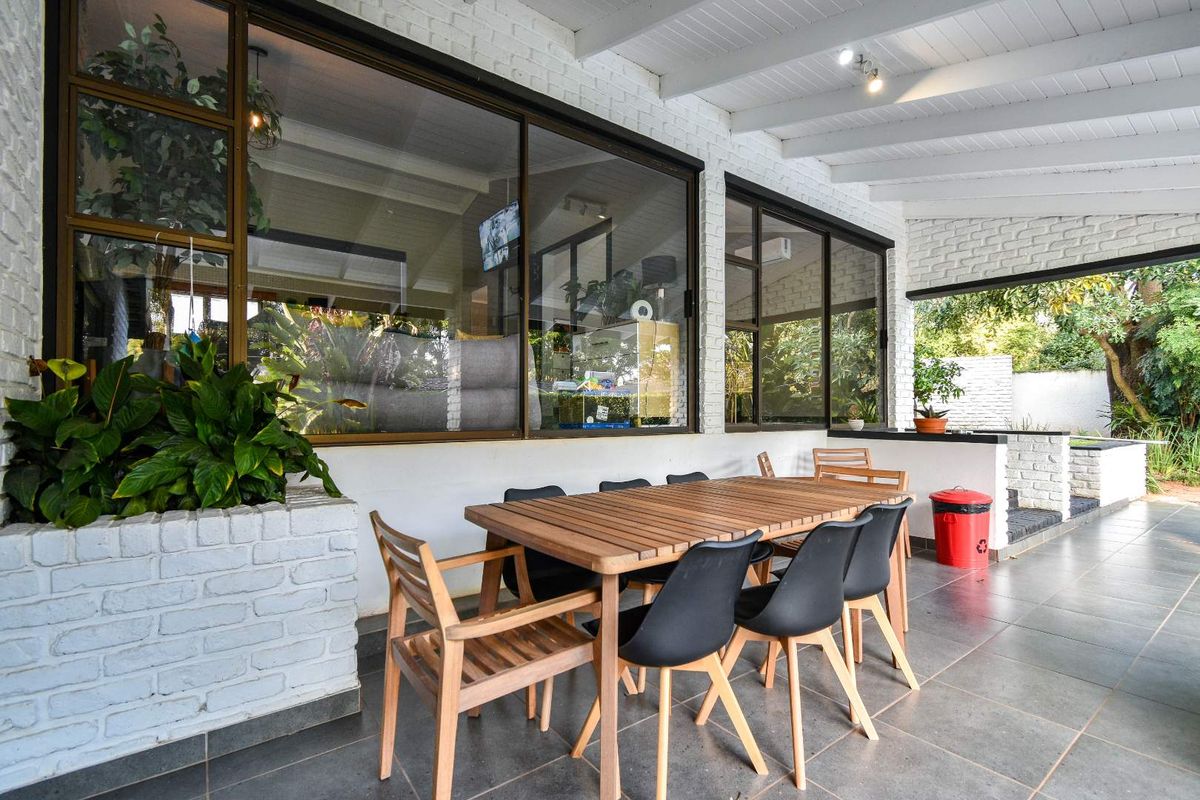 Full-Title home with loads of upgrades and plenty to offer - Murrayfield (Boomed-off security area) - Photo 5