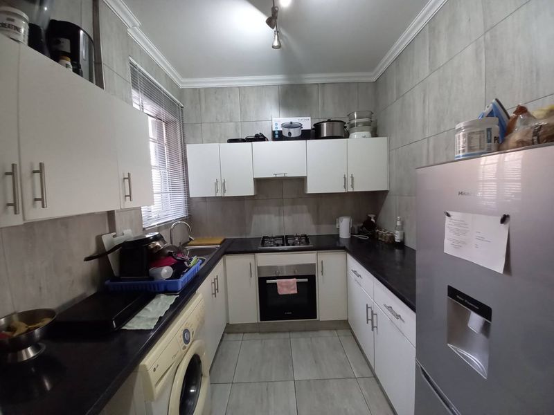 Bright Spaces, Comfort in Illovo - Photo 2
