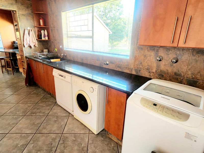 Spacious, Stylish and much more for the whole family - Photo 7