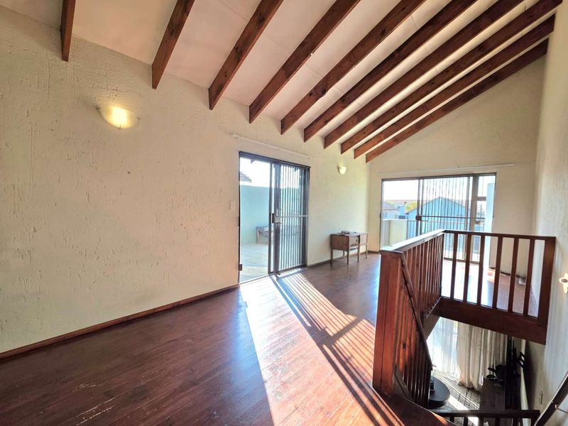 2 Bedroom Apartment / Loft in Paulshof - Photo 6