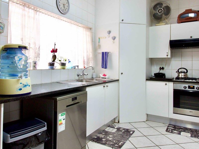 Wonderful Family Home in A Boomed Area - Photo 5