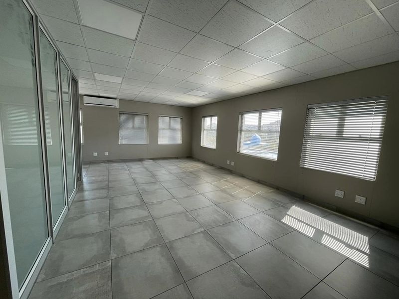 Investment Property -  A Grade Office Unit For Sale - Klein Windhoek - Photo 3