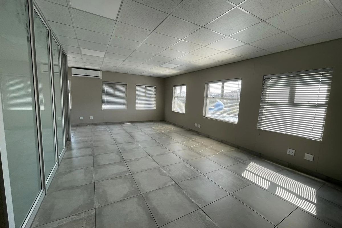 Investment Property -  A Grade Office Unit For Sale - Klein Windhoek - Photo 3