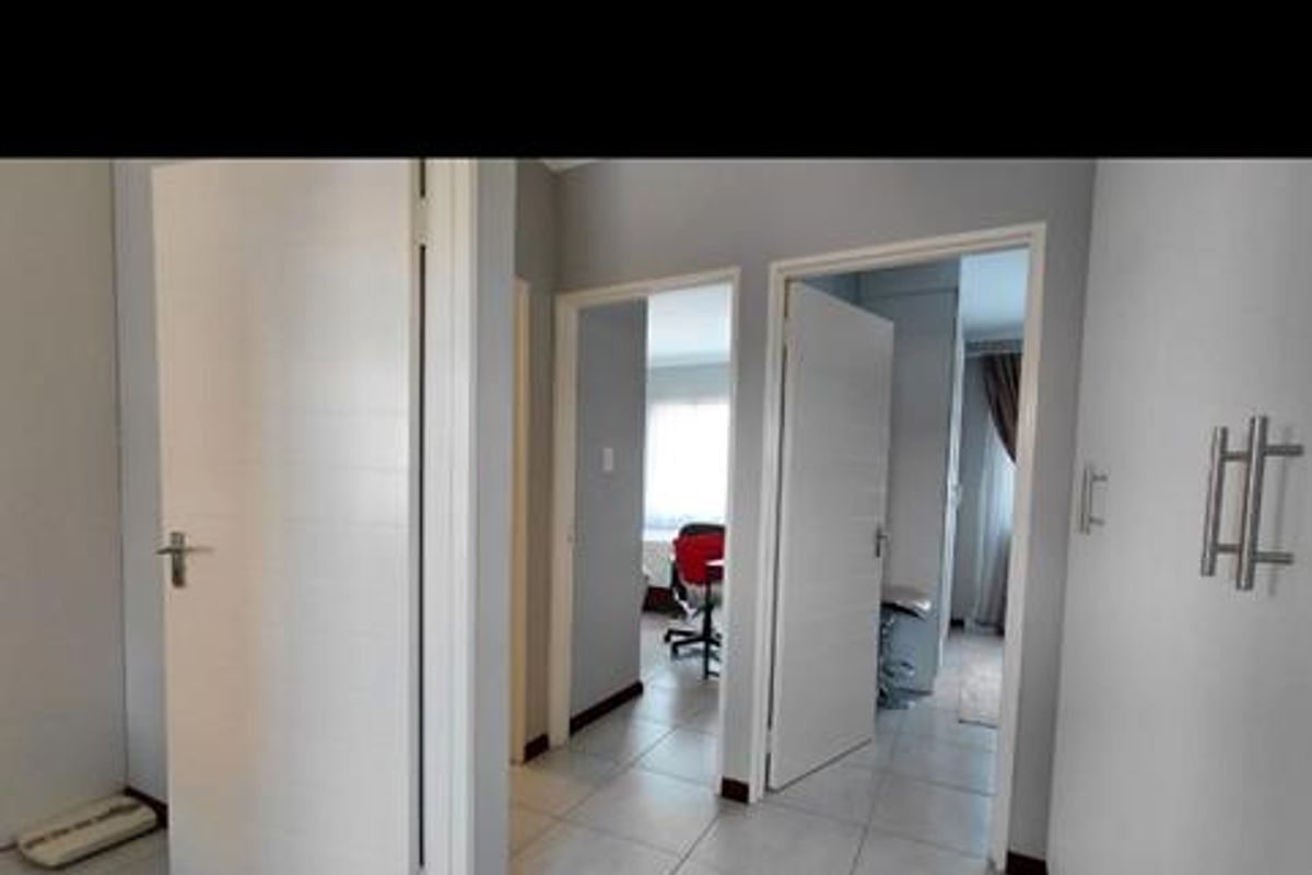 Duplex For sale in Brentwood Park - Photo 2