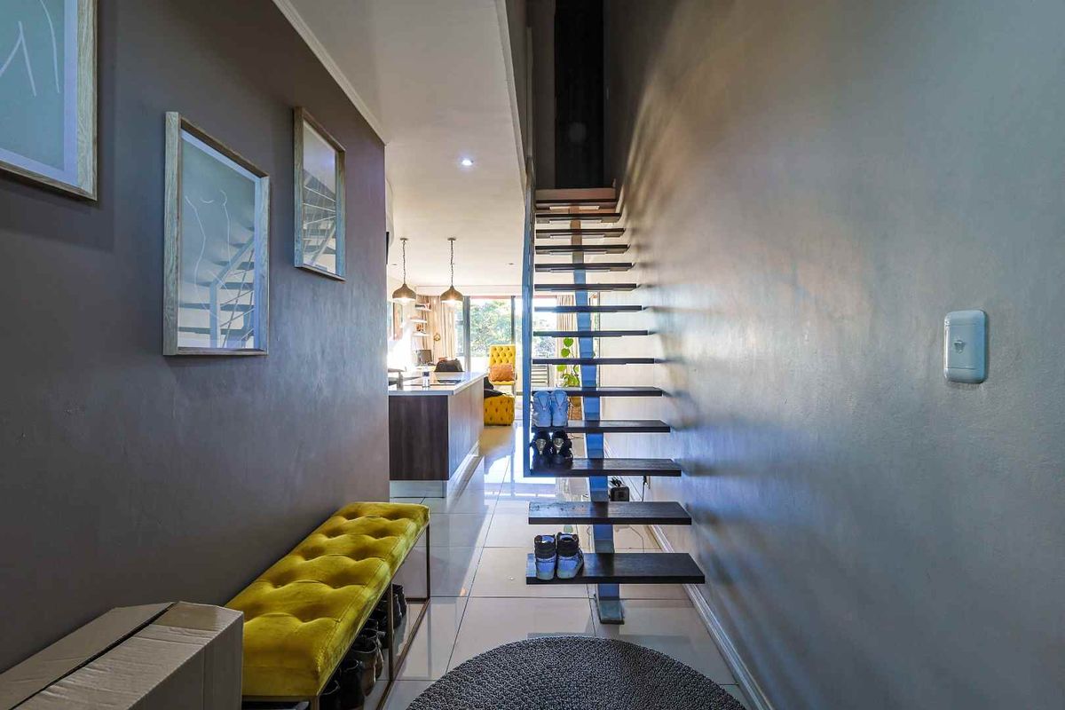 Modern 2-Bedroom Apartment with Rooftop Braai Area - Photo 4