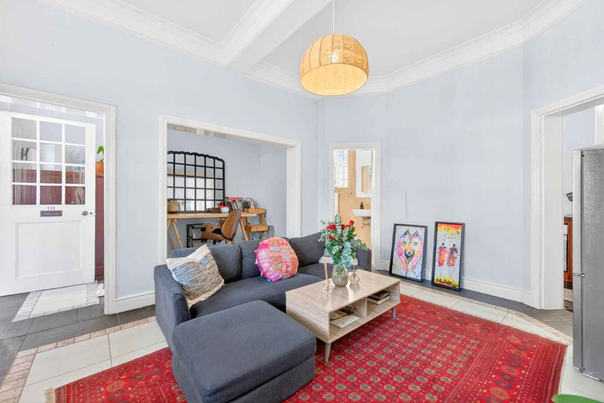 Own a Piece of Cape Town’s History in Victoria Court - Photo 3