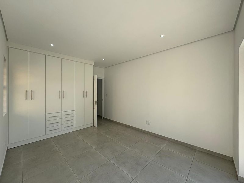 NEWLY RENOVATED AND STYLISH HOME FOR RENT IN MONDEOR - Photo 10