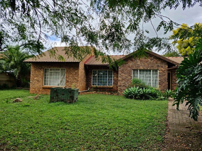 3 Bedroom house for sale in  Orchards - Photo 3