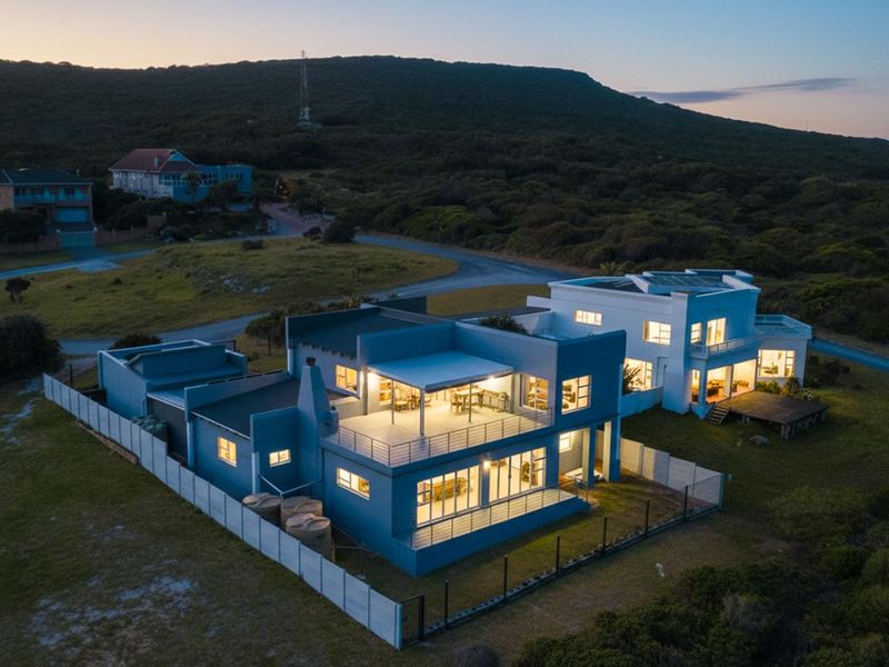 Beachview, Port Elizabeth — Uninterrupted Sea Views | Spacious Off-Grid 4-Bedroom Coastal Home - Photo 2