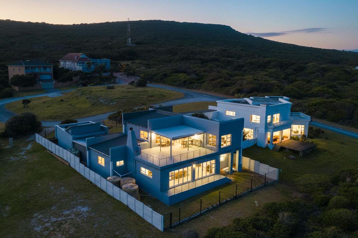 Beachview, Port Elizabeth — Uninterrupted Sea Views | Spacious Off-Grid 4-Bedroom Coastal Home - Photo 2