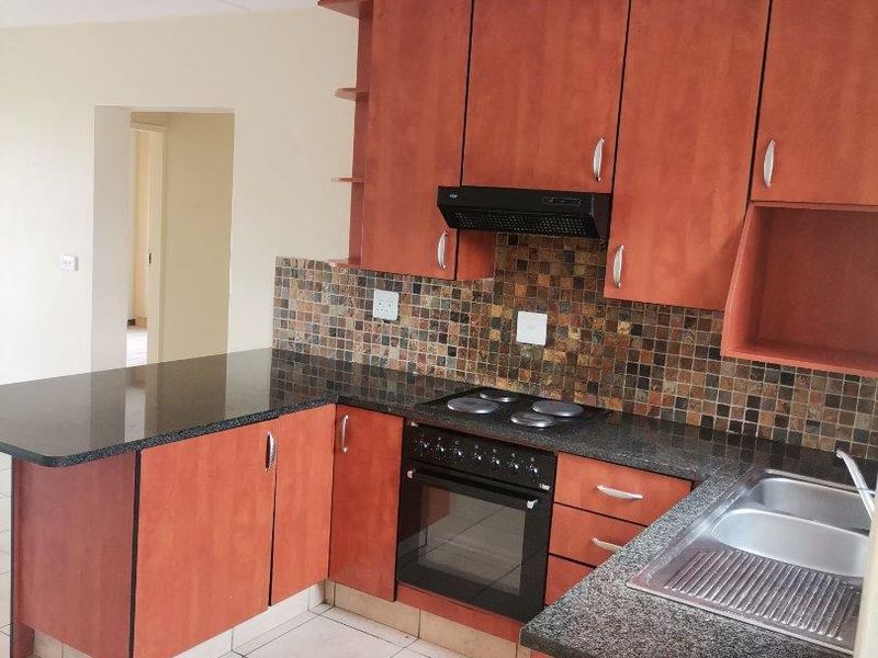 TWO BEDROOM APARTMENT IN VORNA VALLEY,MIDRAND -1 JULY 2026. - Photo 4