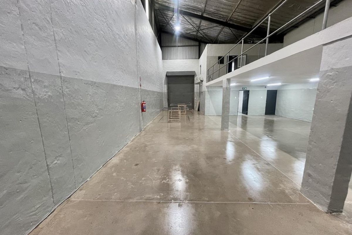 Hendra - 351m2 Warehouse / Light Industrial Unit To Let In Sought-After Business Park - Photo 2