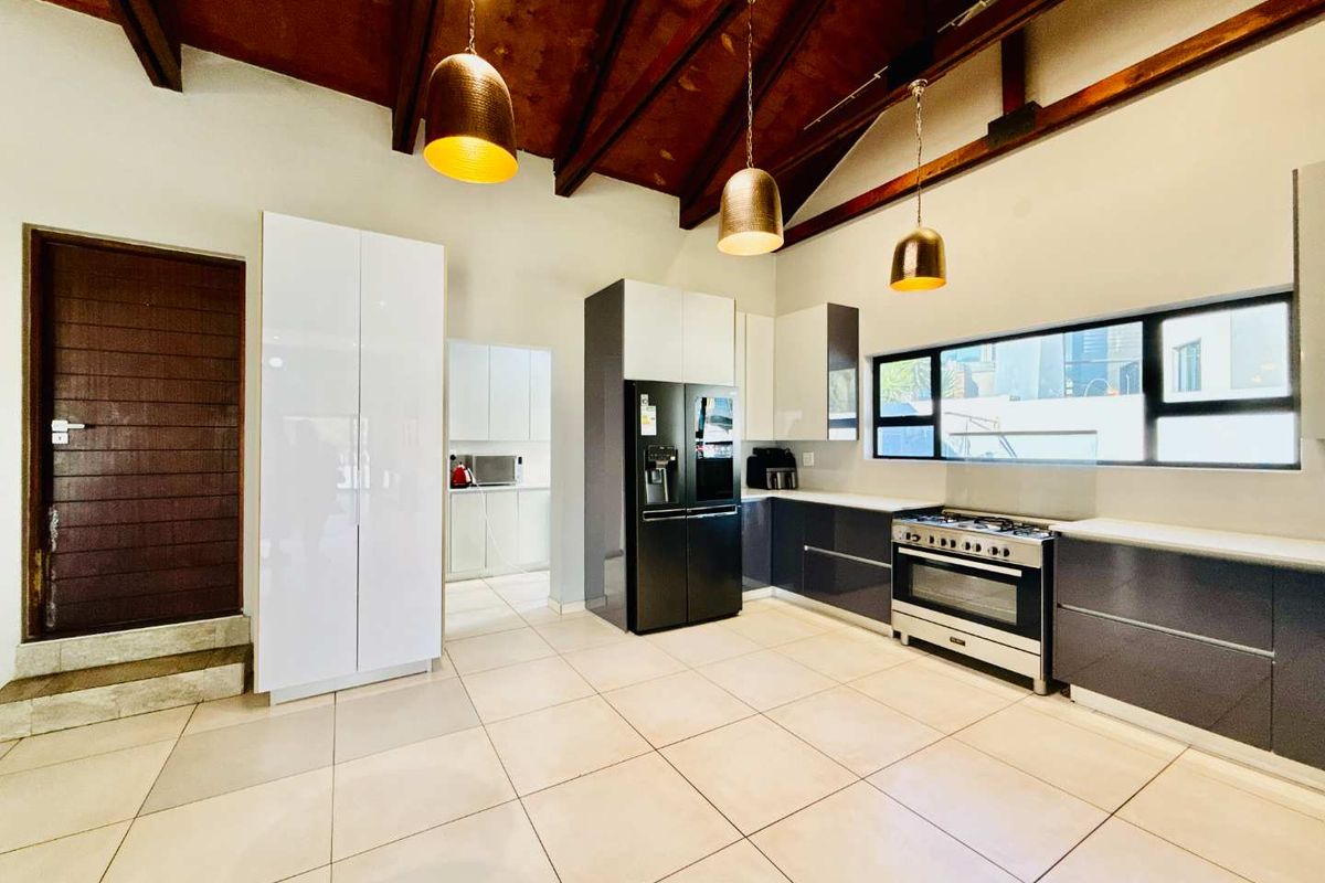 For Rent is a Modern Single-Level Family Home on the Green Belt in Copperleaf Golf Estate - Photo 5