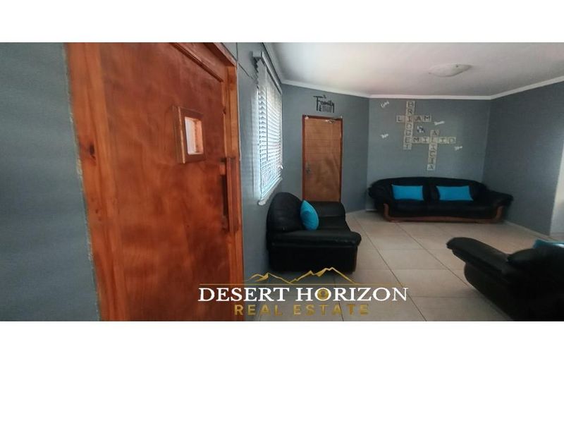 Walvis Bay, Narraville | Urgent sale - Spacious family home for sale - Photo 2