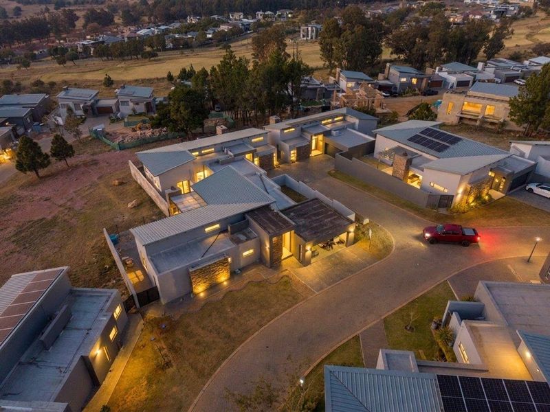 Stone Quarter | Luxury Single Storey Cluster Backing onto the Conservation Belt - Photo 1