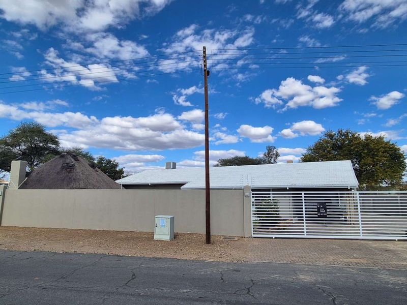 Your Dream Home Awaits – Everything You Need and More! - Photo 2