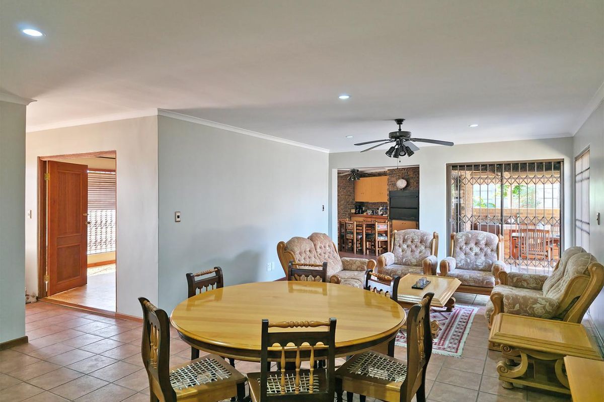 3 Bedroom Family home in Kleinbosch. - Photo 4