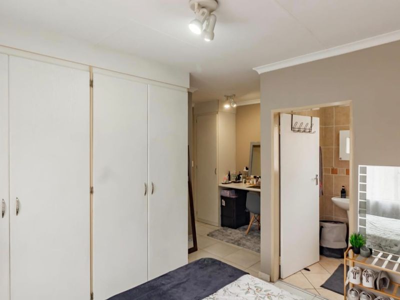 Modern 2 Bedroom, 2 Bathroom Apartment to Rent in Noordhang Randburg - Photo 8
