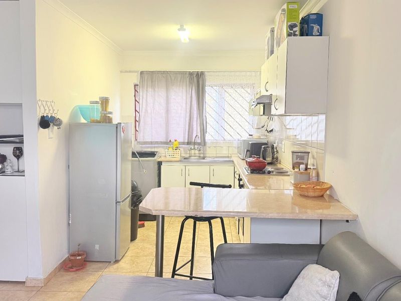 NEAT APARTMENT FOR A STARTER - Photo 2