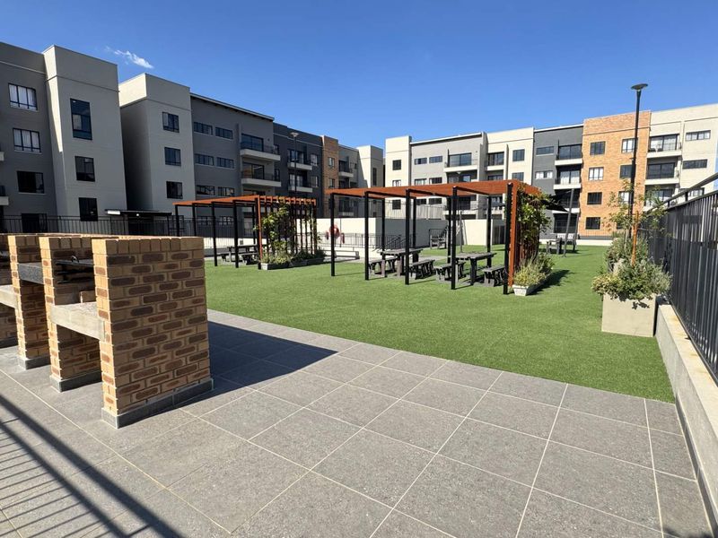 Experience Luxury in these Ultra-Modern 1 Bedroom Apartments! - Photo 10